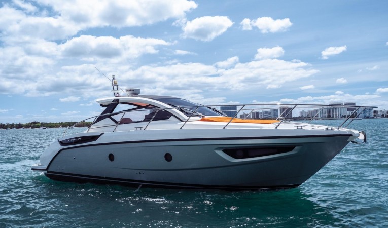 38 Azimut 