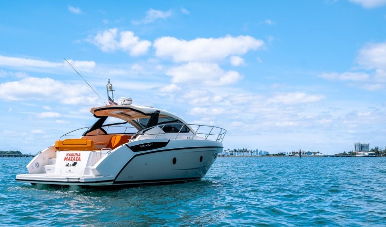 38 Azimut 