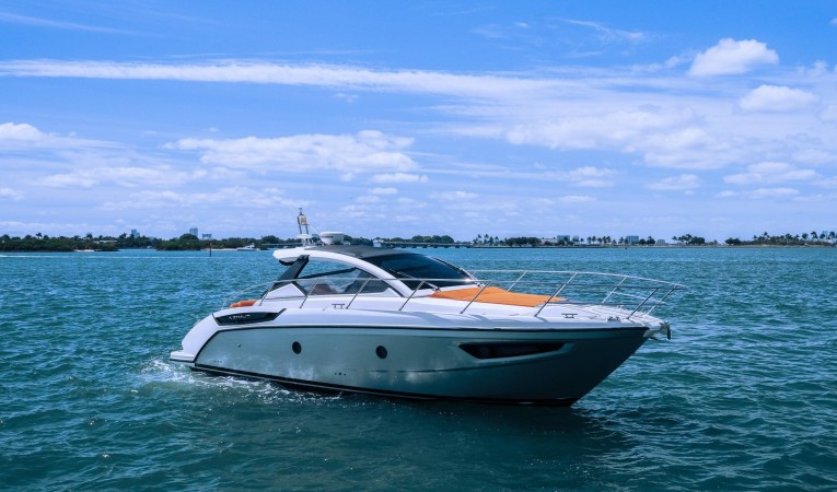 38 Azimut 