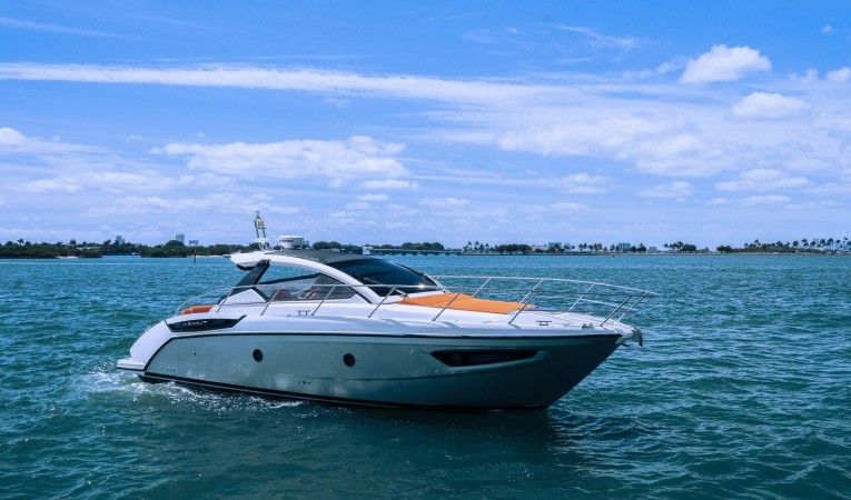 38 Azimut 