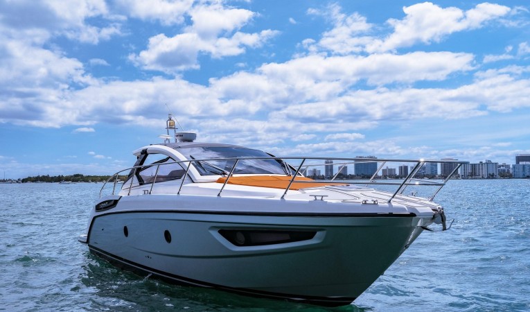 38 Azimut 
