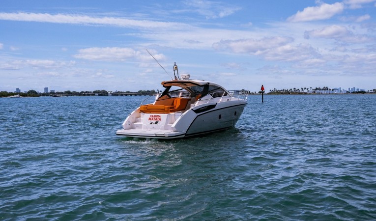 38 Azimut 