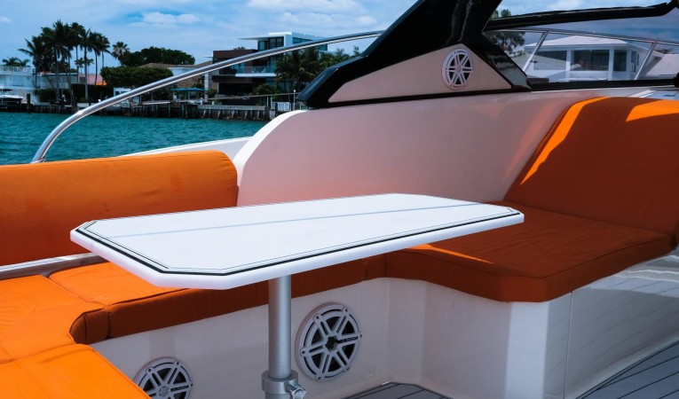 38 Azimut 