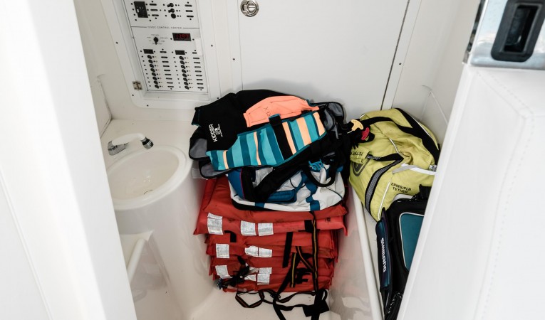 37 SeaVee In Console Storage