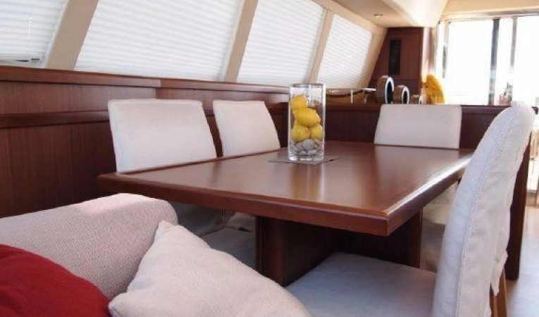 62 Moody Salon Table