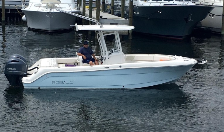 24 Robalo 