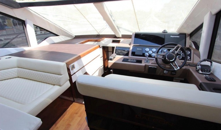 56 Galeon 
