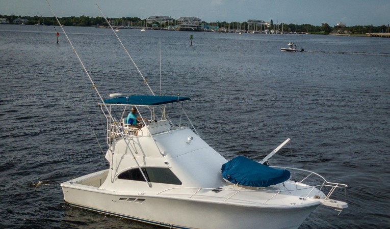 36 Luhrs 