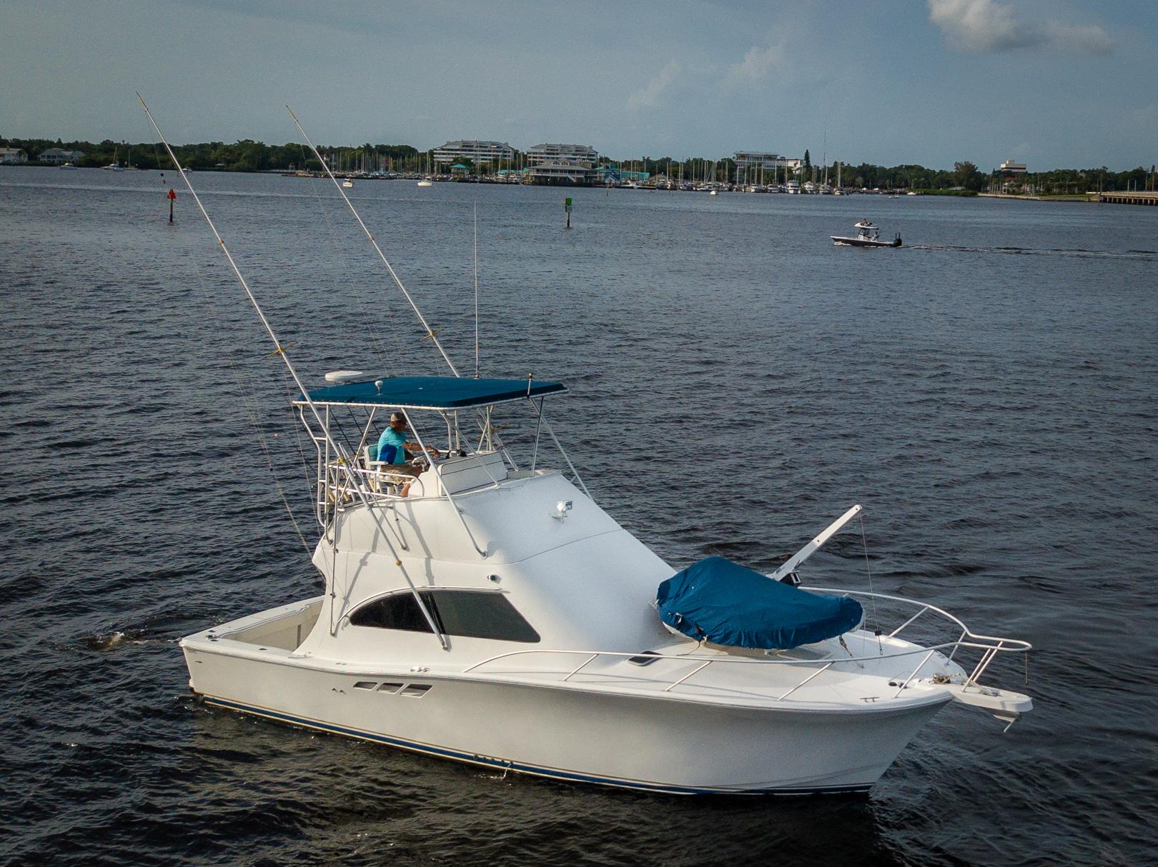 36 Luhrs 2002 JUSTIFIED Bradenton, Florida Sold on 2020-10-08 by