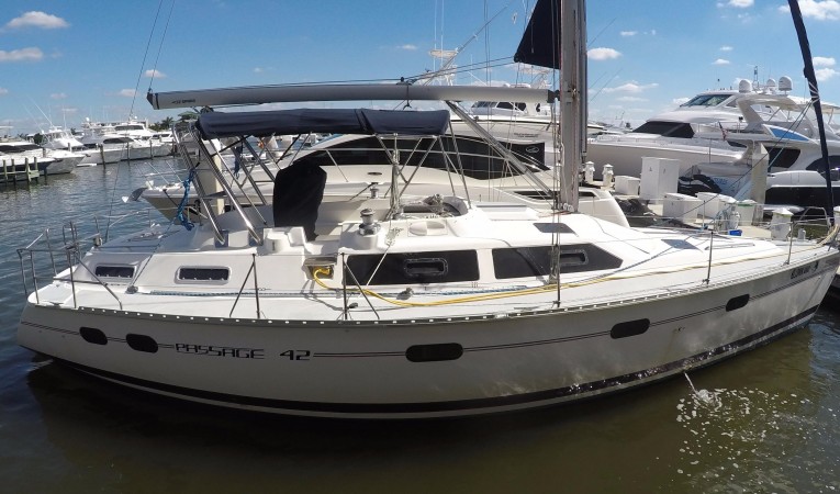 42 Hunter Starboard Profile