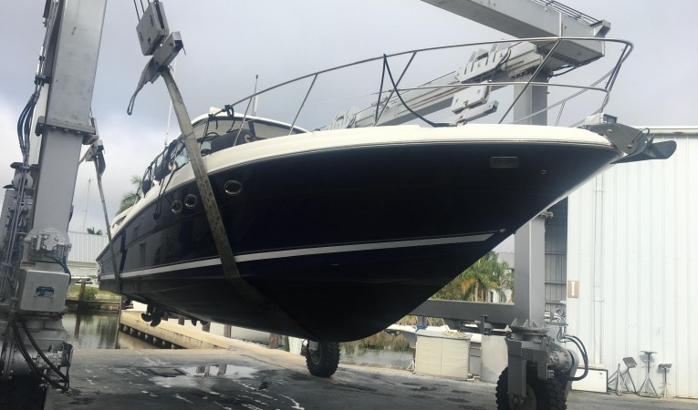 39 Sea Ray In slings