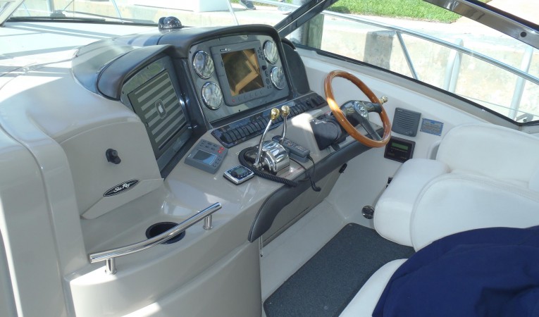 39 Sea Ray Helm console 2