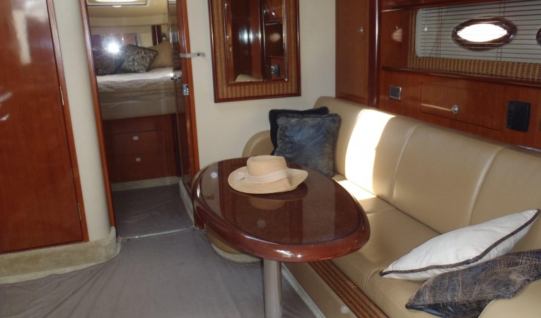 39 Sea Ray Salon stbd side