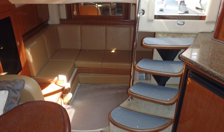 39 Sea Ray Main salon aft and mid cabin