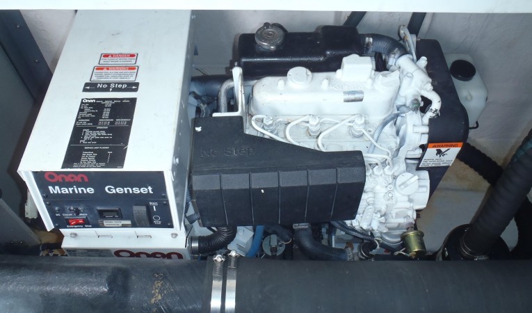 39 Sea Ray Onan generator