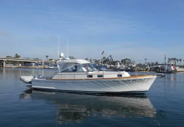 38' Grand Banks 1999