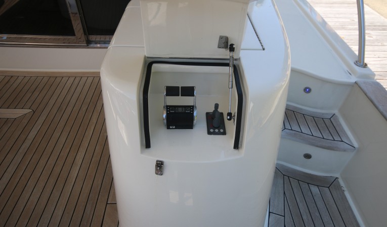 66 Vicem starboard wing controls