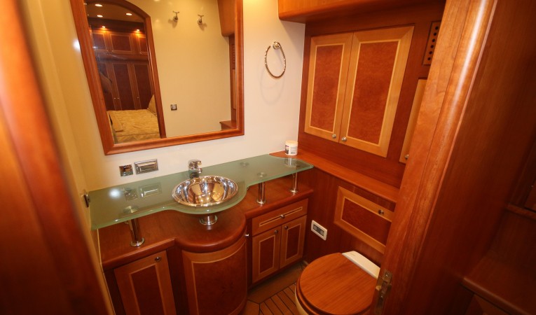 66 Vicem master ensuite head