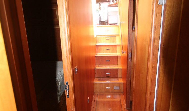 66 Vicem hallway looking aft