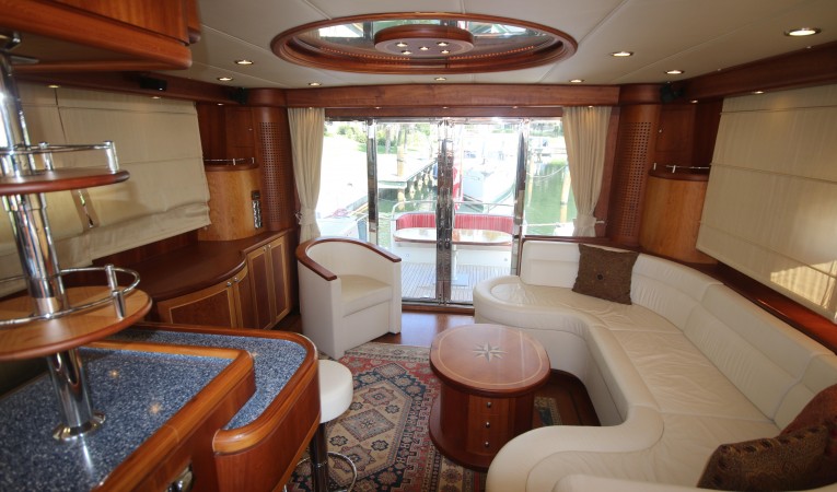 66 Vicem looking aft in salon