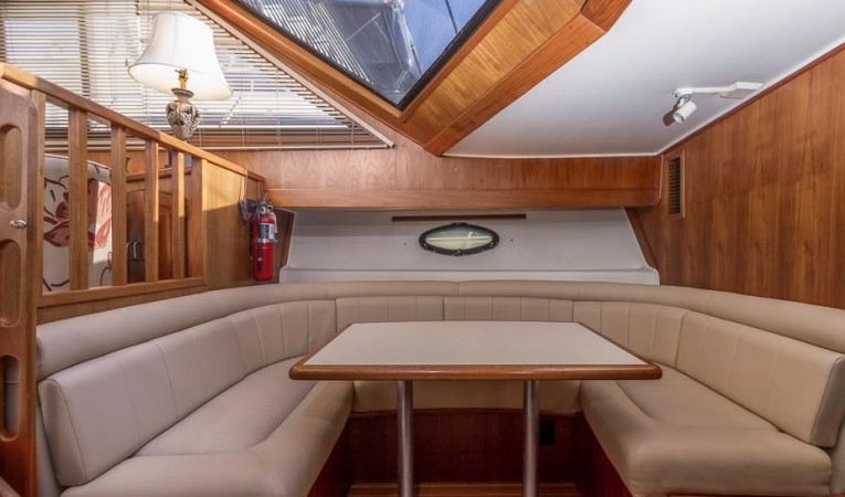 48 Californian Dinette