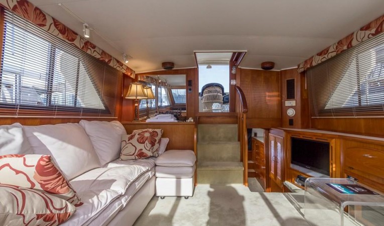 48 Californian Salon Aft