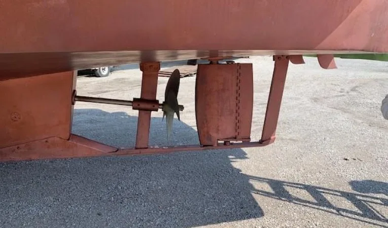 39 Mainship Articulating Rudder