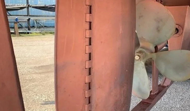 39 Mainship Articulating Rudder