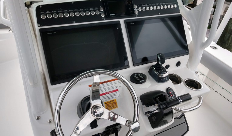 27 Everglades Garmin 7616's