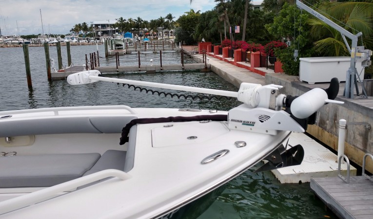 27 Everglades Minkoto Trolling Motor