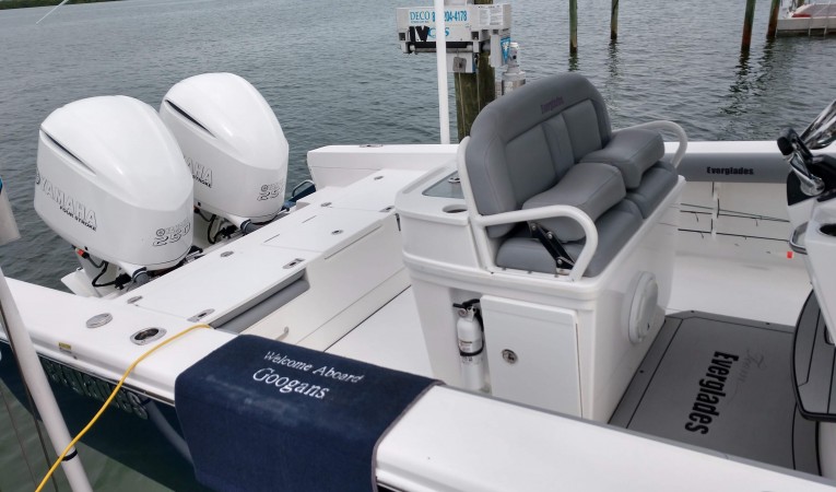 27 Everglades Open Deck