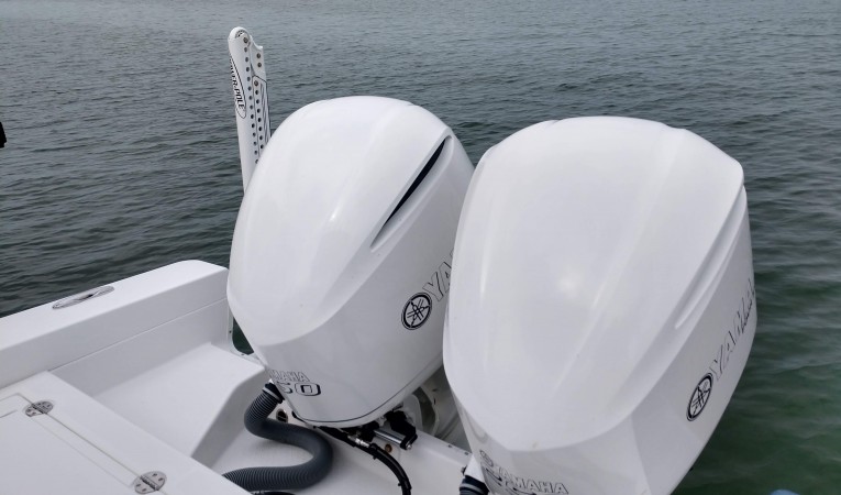 27 Everglades White Engines