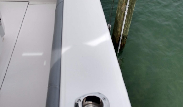 27 Everglades Innovative Rod Holders/Drink Holders