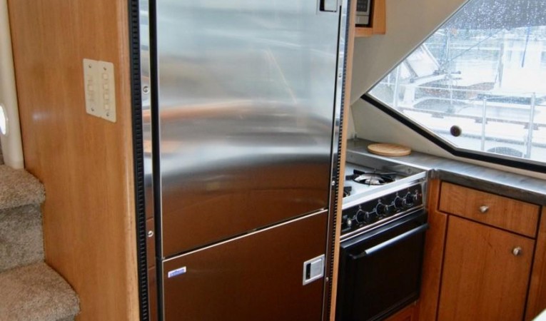 40 Bayliner 4087 New Isotherm refrigerator
