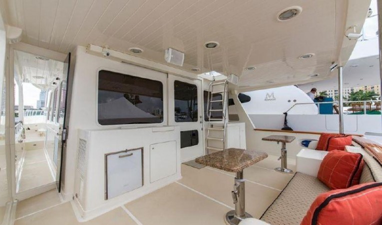 66 Offshore Aft Deck to Starboard