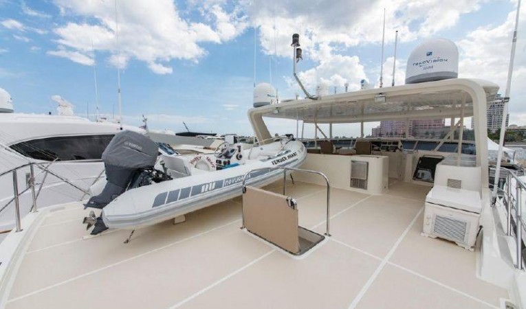 66 Offshore Boat Deck to Port