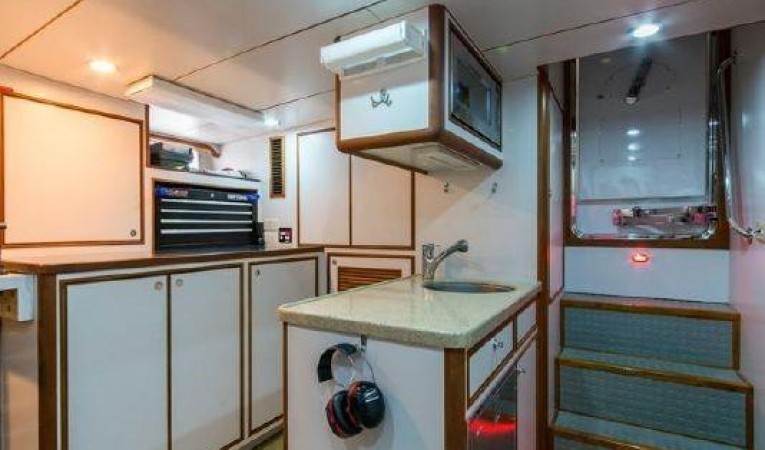 66 Offshore Aft Utility Area