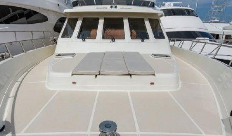 66 Offshore Foredeck