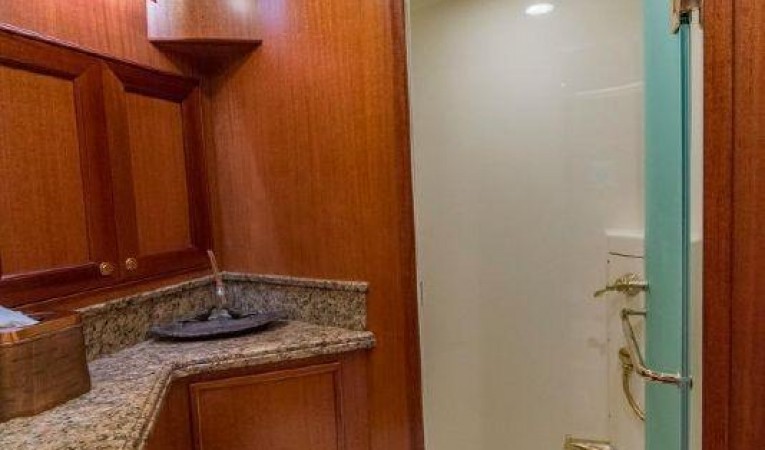 66 Offshore Guest Shower