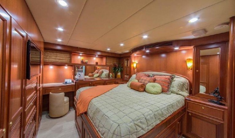 66 Offshore Master Stateroom