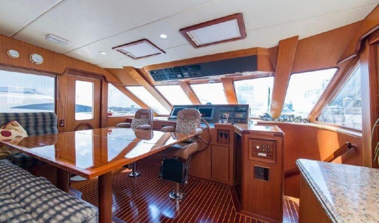 66 Offshore Pilothouse