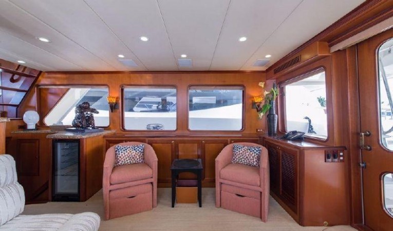 66 Offshore Salon Starboard TV Down