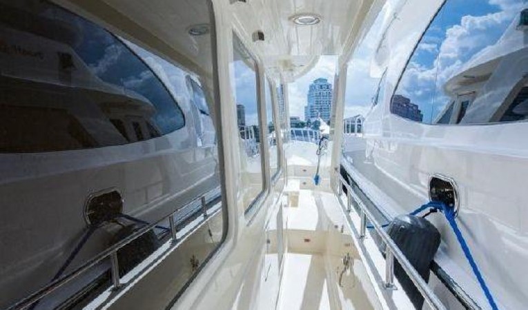 66 Offshore Starboard Side Deck