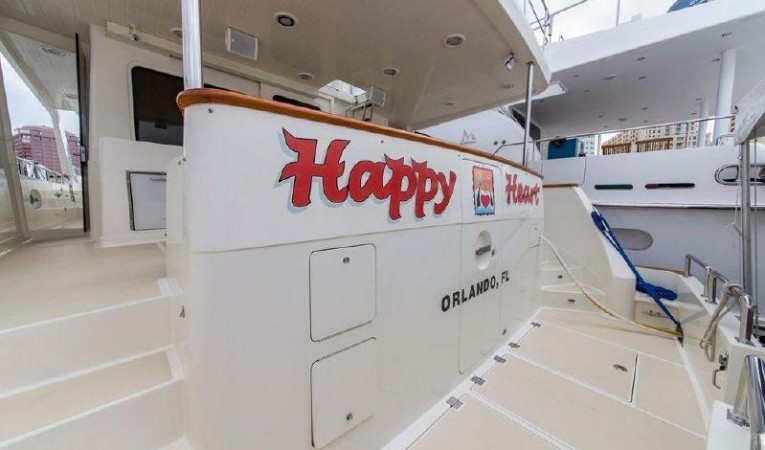 66 Offshore Transom to Starboard