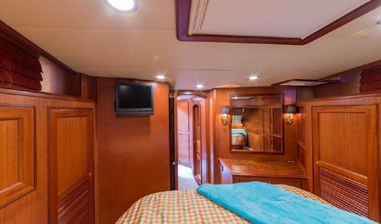66 Offshore VIP Guest Stateroom
