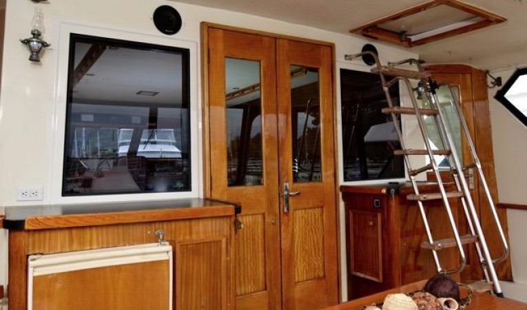 58 Hatteras Aft deck looking forward