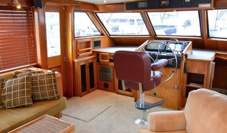 58 Hatteras Salon- Looking port forward