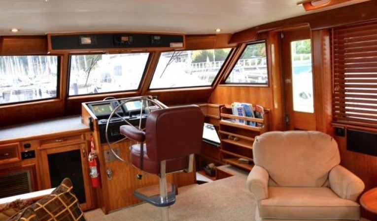 58 Hatteras Salon- Looking starboard forward