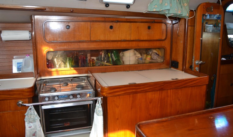 43 Beneteau Galley