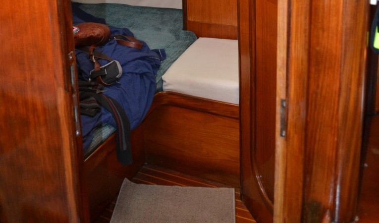43 Beneteau Port aft cabin